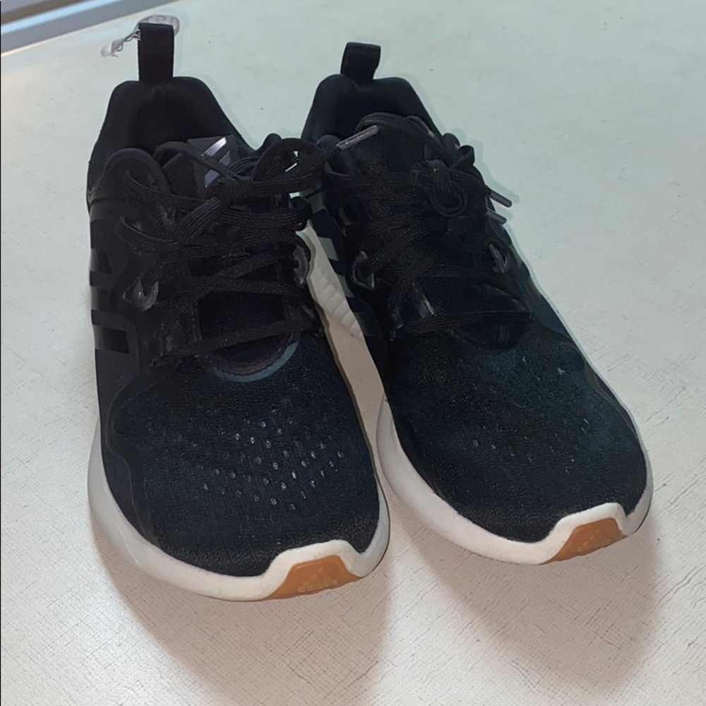 Adidas sneaker women’s size 9